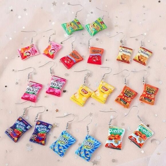 ✨🆕✨Novelty : Banana 🍌 Avocado 🥑 Lays, Cheetos Nutella 3 Dimensional Earrings✨ - Picture 1 of 16